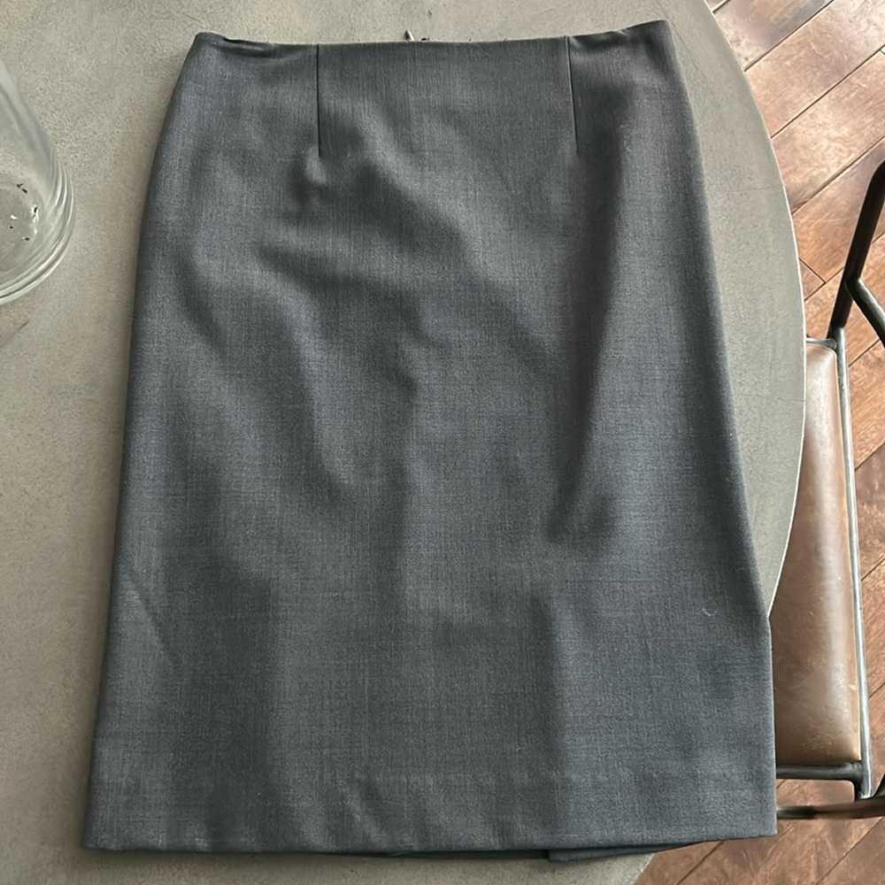 NWOT Theory pencil skirt size 00